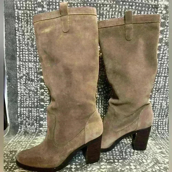 Ralph Lauren Gray Suede Leather Heeled Boots, size 9.5 - Picture 3 of 7